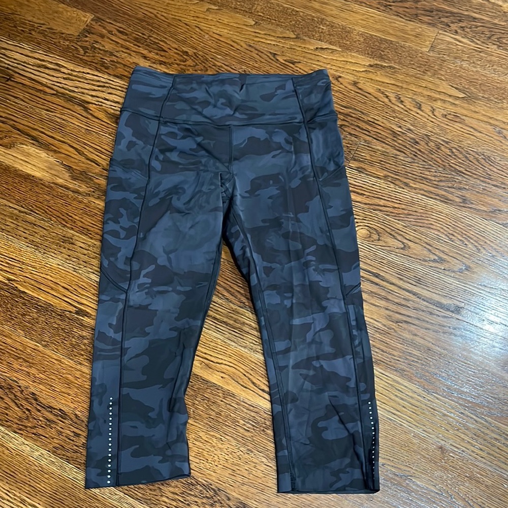 LULU LEMON LEGGINGS CAPRIS